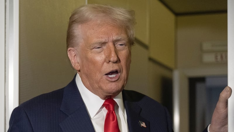 Tús Áite: Donald Trump agus rialtas dúnta síos