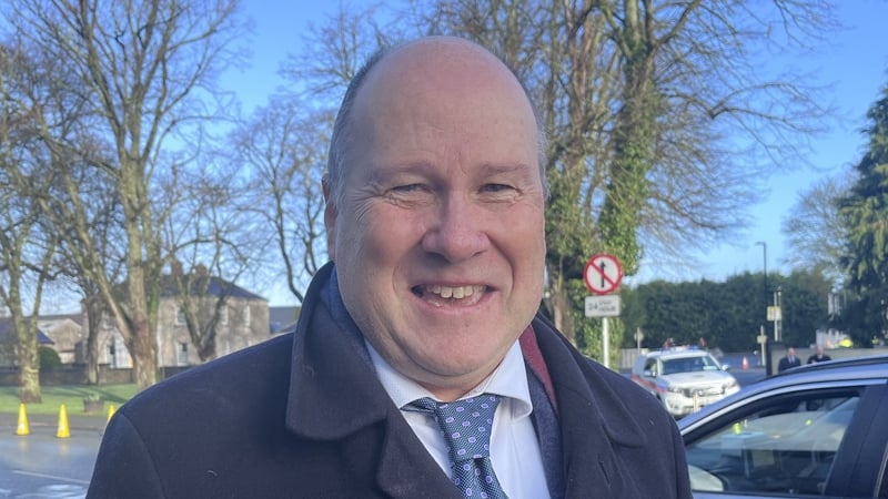 Tús Áite: Ivan Yates