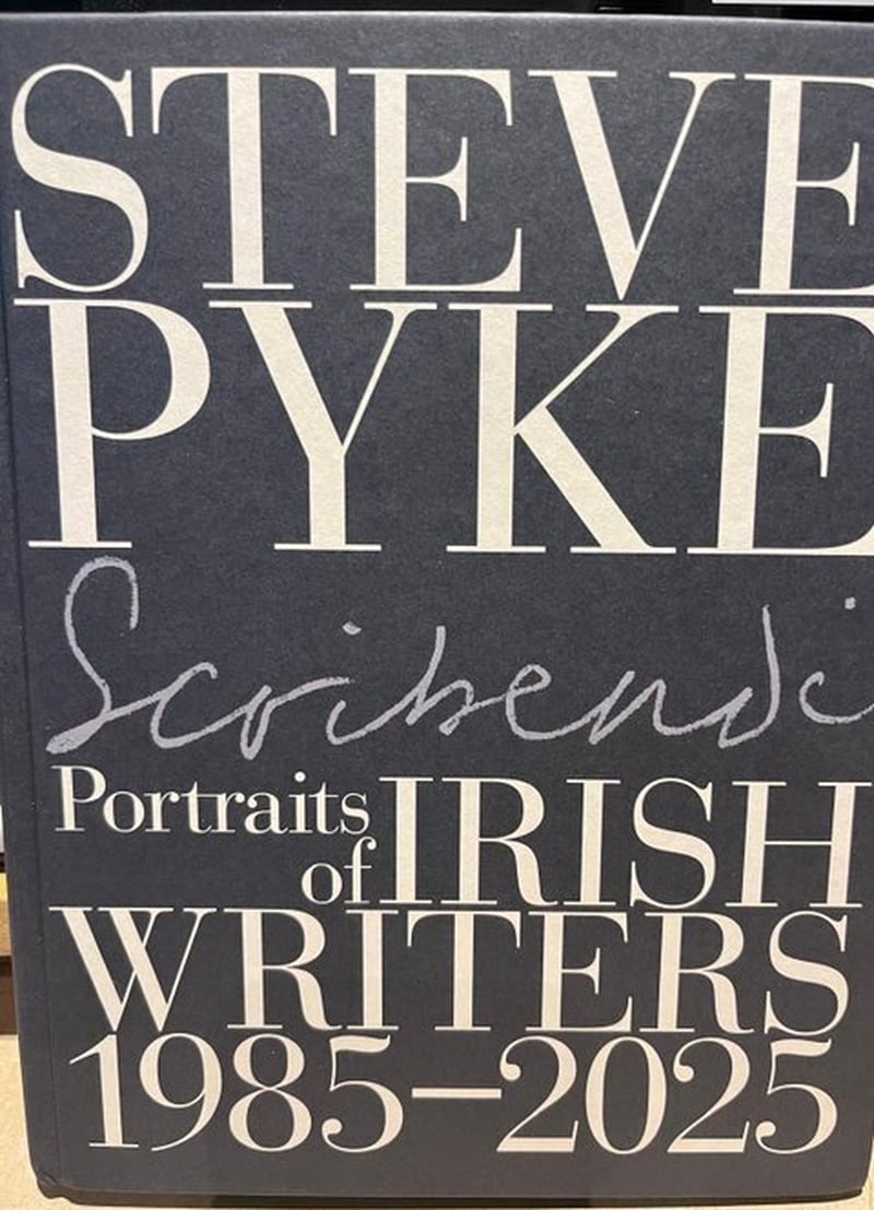 Photographer Steve Pyke is in studio. Photographer Steve Pyke is in studio.