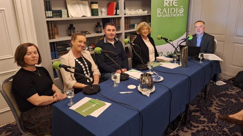 Tús Áite: Tionól Forbartha Gaeloideachas 2025 i bPáirt le COGG