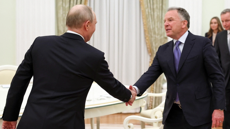 Putin meets US envoys for late-night talks on Ukraine