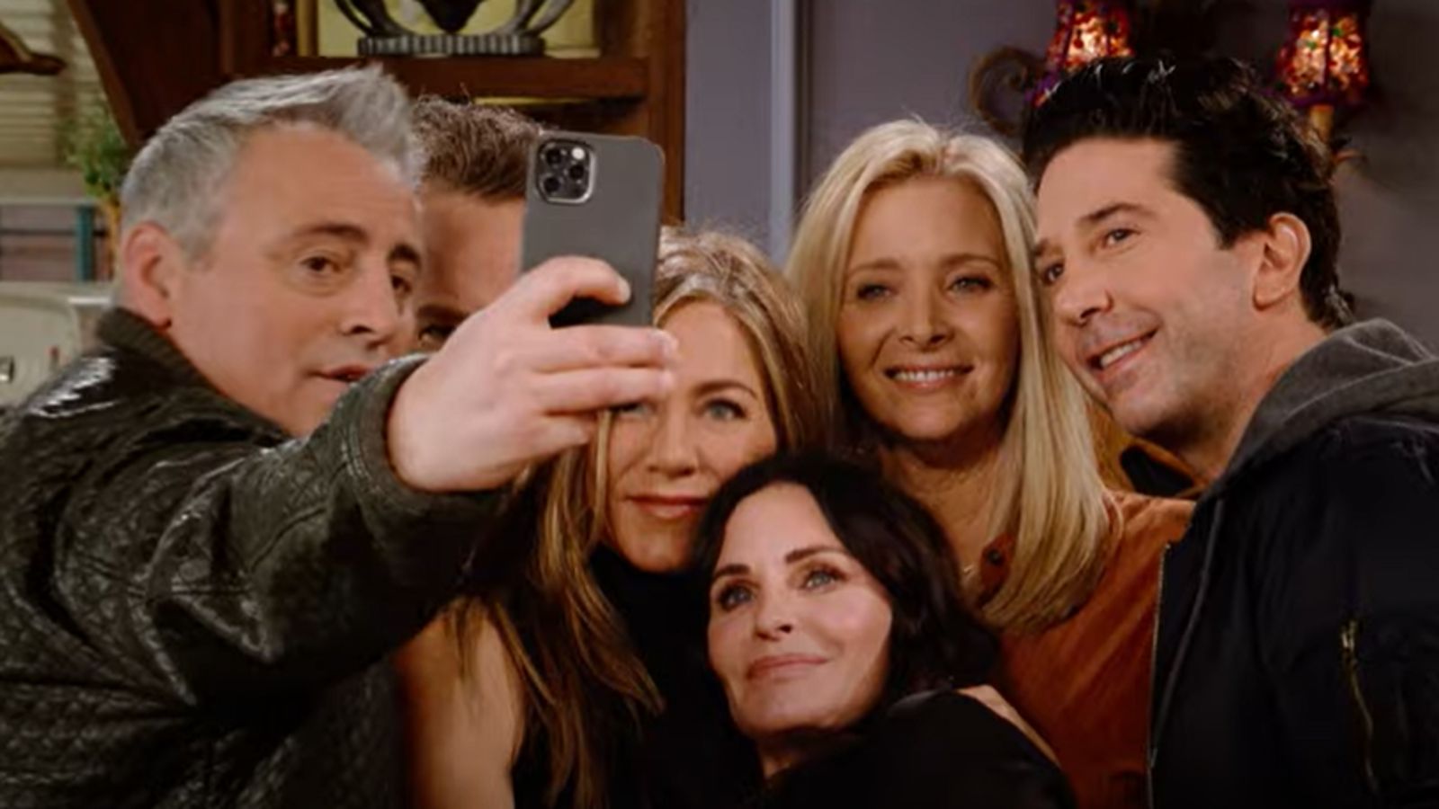 Full trailer for Friends reunion is released